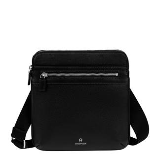 *Bag "Benito", in 3 colors. Cannot be combined with other discounts or promotions. (RRP €275 | Outlet price €195)