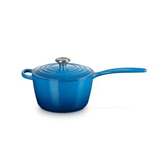 *Signature saucepan/sauce pot 18cm, color marseille. Cannot be combined with other discounts or promotions. (RRP €235 | Outlet price €164.50)