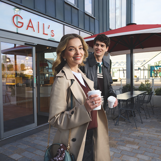 Dining Cheshire oaks