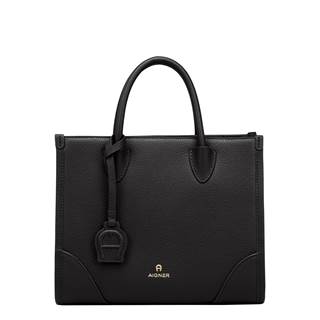 *Bag "Samara" in 2 colors. Cannot be combined with other discounts or promotions. (RRP €615 | Outlet price €429)