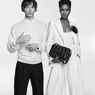 *On a purchase of 2/3 sale items follows a 10%/20% extra discount. Excluding the new collection. Cannot be combined with other discounts or promotions.