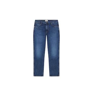 *Jeans "River". Cannot be combined with other discounts or promotions. (RRP €89.95 | Outlet price €62)