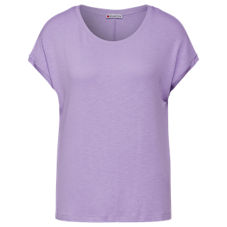 *T-shirt, in different colors. Cannot be combined with other discounts or promotions. (RRP €29.99 | Outlet price €19.99)