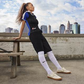 *When buying 4 or more items, 30% = 3, 20% = 2 - Excluding socks & equipment