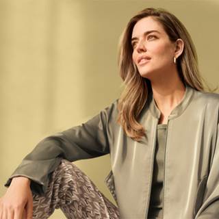 *On a purchase of 2 items from the spring/sommer collection. Excluding sample items & new collection. Cannot be combined with other discounts or promotions.