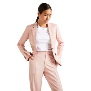 *Womens business suit, available in 2 colors. Cannot be combined with other discounts or promotions. (RRP €429.99 | Outlet price €299.99)