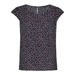 *Short sleeve blouse "Fannie Summer". Cannot be combined with other discounts or promotions. (RRP €49.99 | Outlet price €34.99)
