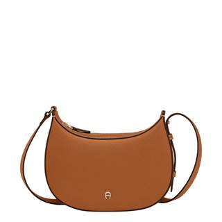 *Clutch bag "Leah", in 4 different colors. Cannot be combined with other discounts or promotions. (RRP €429 | Outlet price €299)