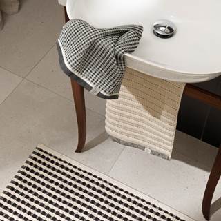 *Towel: 50x100 cm
RRP €17.95, Outlet Price €11.95 |
Bath Towel: 67x140 cm
RRP €37.95, Outlet Price €25.95