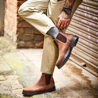 Drop off your Loake shoes before midday, for collection next working day.

Ask a member of staff for more details.
