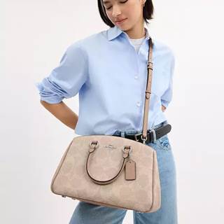 Savannah Carryall Bag in Signature Canvas